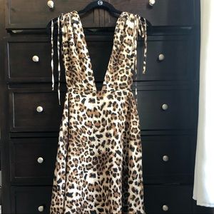 URBAN OUTFITTERS Deep V Cheetah Midi Dress